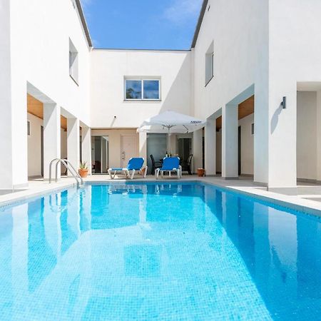 Goldhome - New House With Private Heated Pool, Parking, Wifi, Games Room 엠푸리아브라바 외부 사진