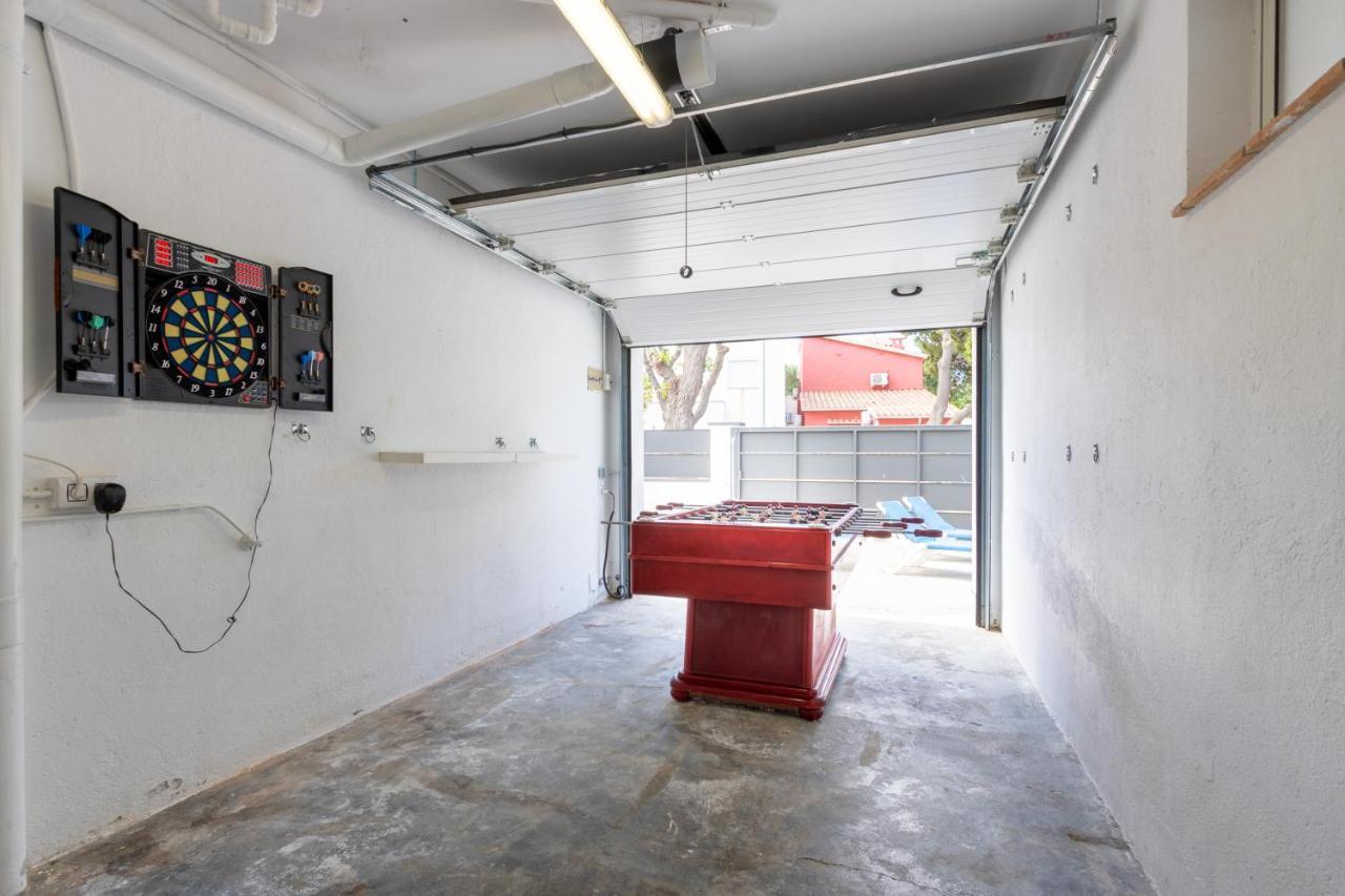Goldhome - New House With Private Heated Pool, Parking, Wifi, Games Room 엠푸리아브라바 외부 사진