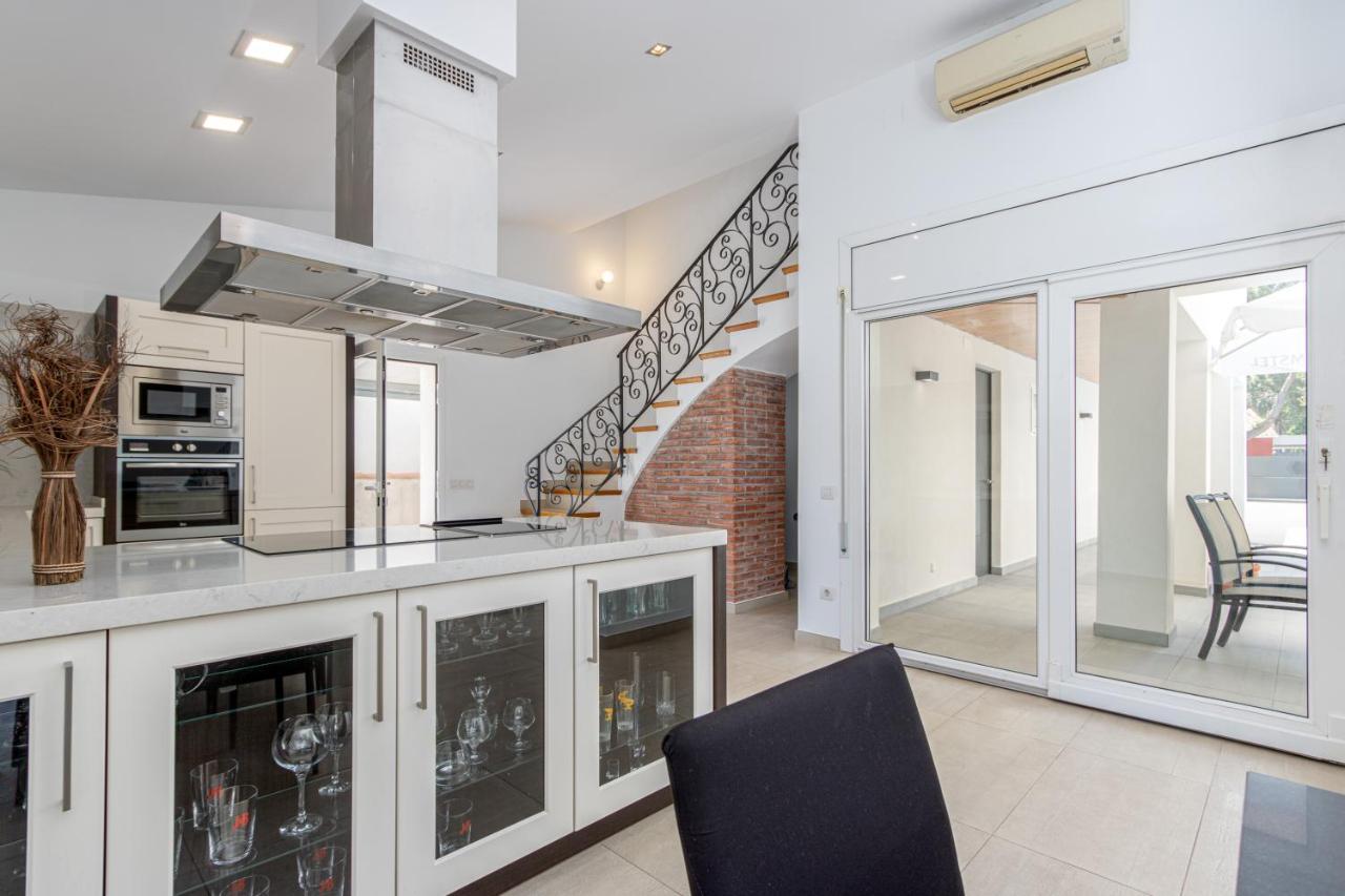 Goldhome - New House With Private Heated Pool, Parking, Wifi, Games Room 엠푸리아브라바 외부 사진