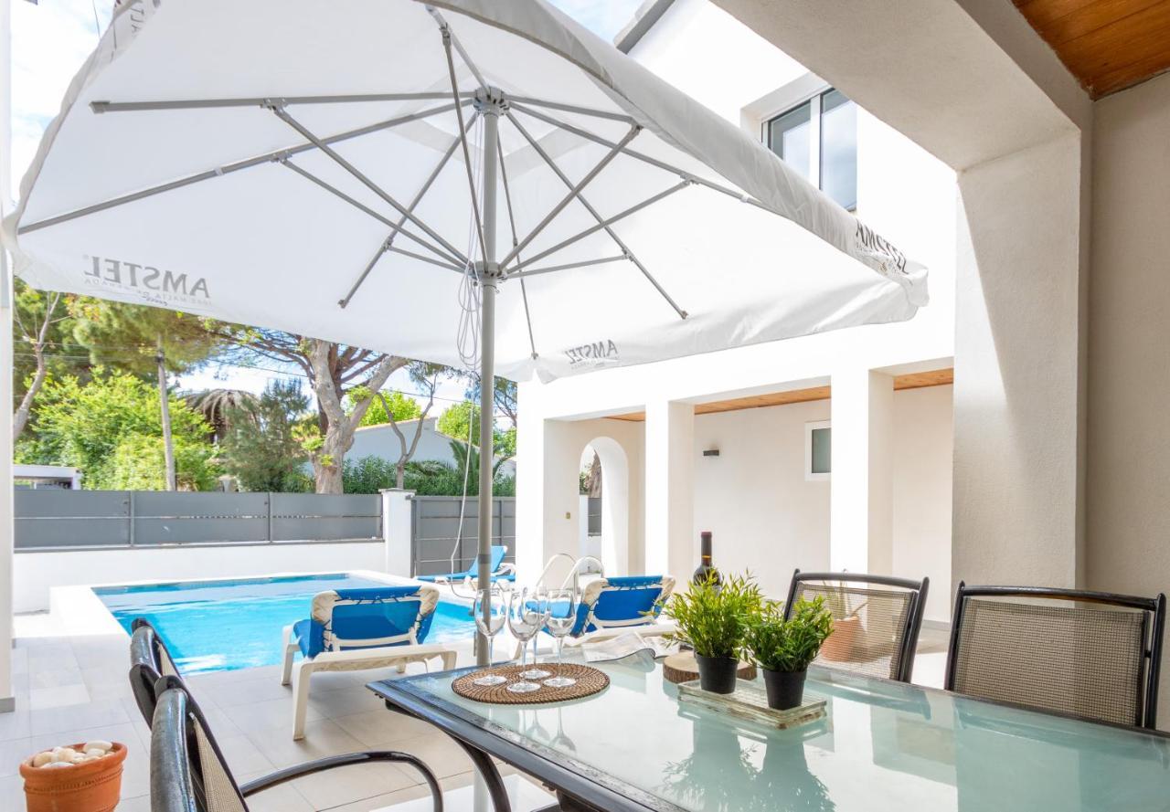Goldhome - New House With Private Heated Pool, Parking, Wifi, Games Room 엠푸리아브라바 외부 사진