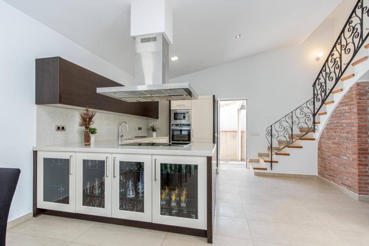 Goldhome - New House With Private Heated Pool, Parking, Wifi, Games Room 엠푸리아브라바 외부 사진
