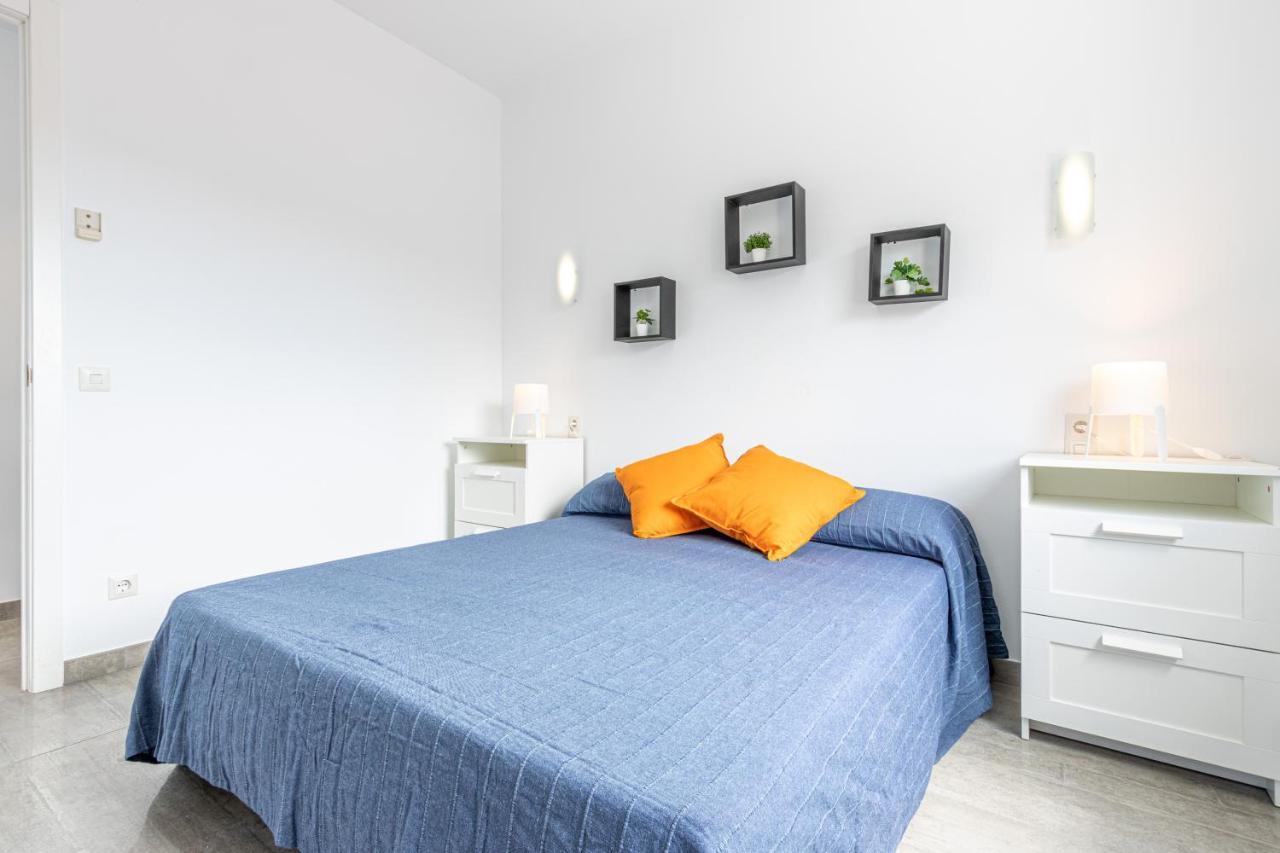 Goldhome - New House With Private Heated Pool, Parking, Wifi, Games Room 엠푸리아브라바 외부 사진
