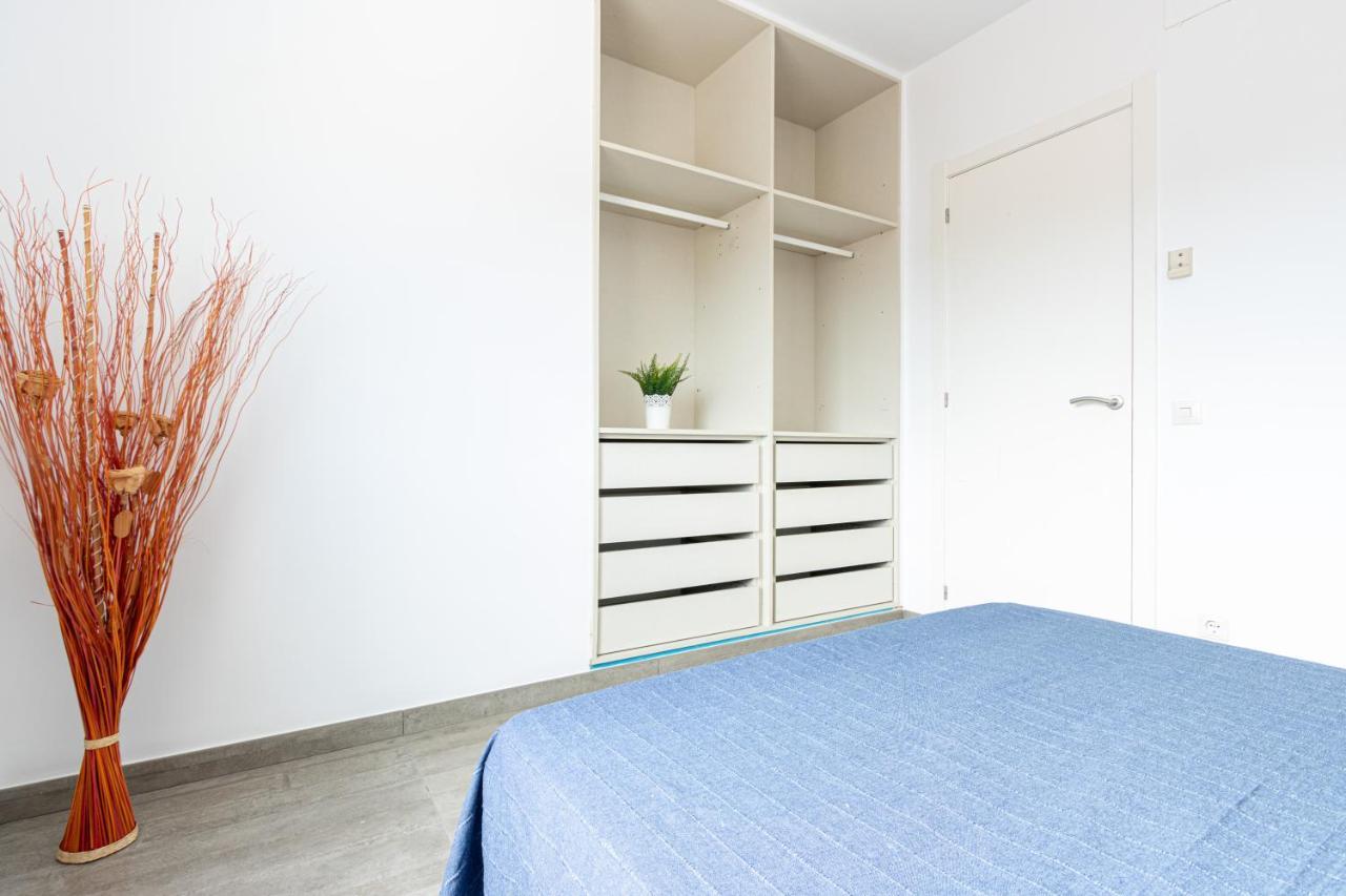 Goldhome - New House With Private Heated Pool, Parking, Wifi, Games Room 엠푸리아브라바 외부 사진
