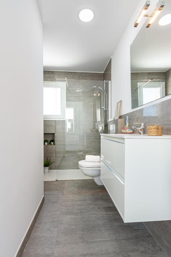 Goldhome - New House With Private Heated Pool, Parking, Wifi, Games Room 엠푸리아브라바 외부 사진