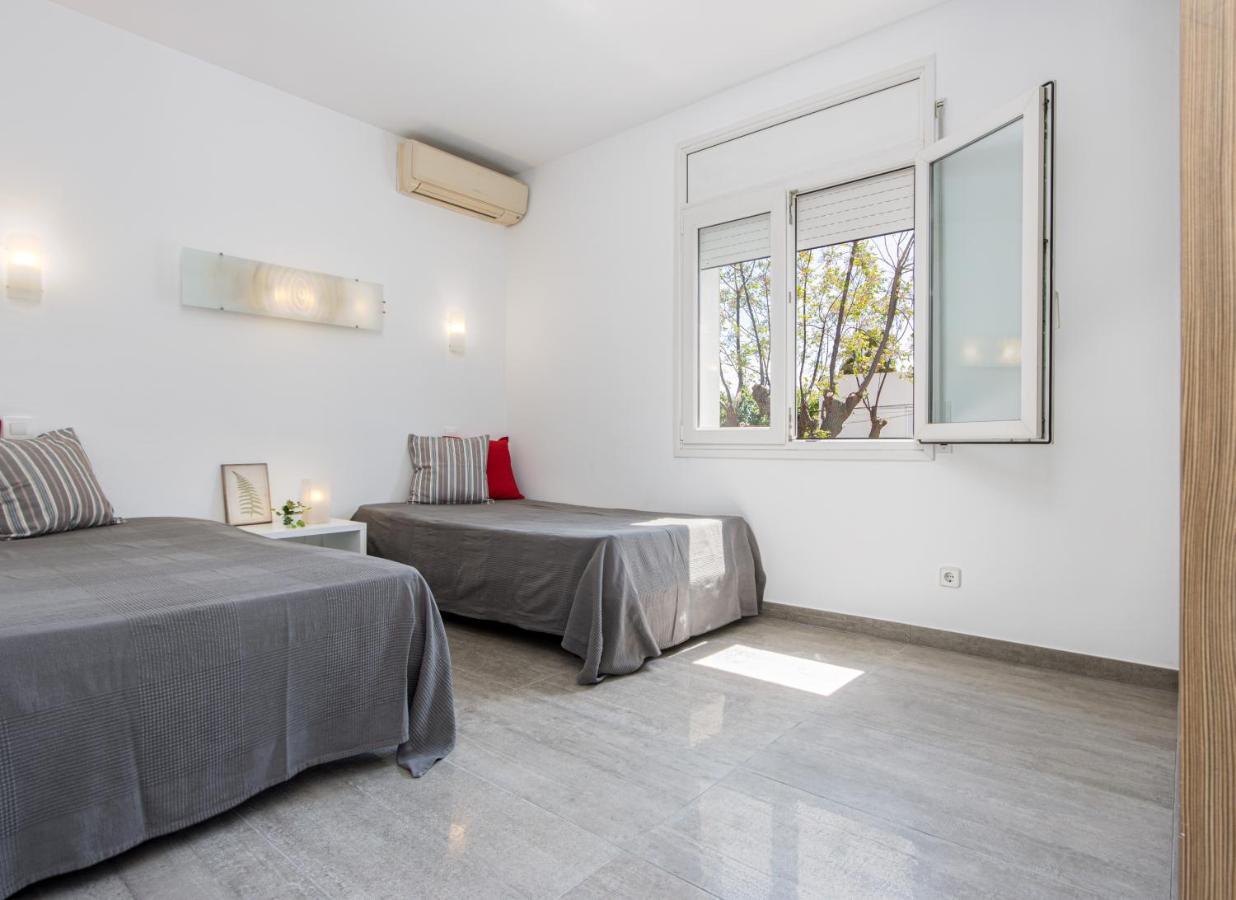 Goldhome - New House With Private Heated Pool, Parking, Wifi, Games Room 엠푸리아브라바 외부 사진