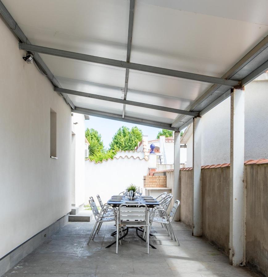 Goldhome - New House With Private Heated Pool, Parking, Wifi, Games Room 엠푸리아브라바 외부 사진