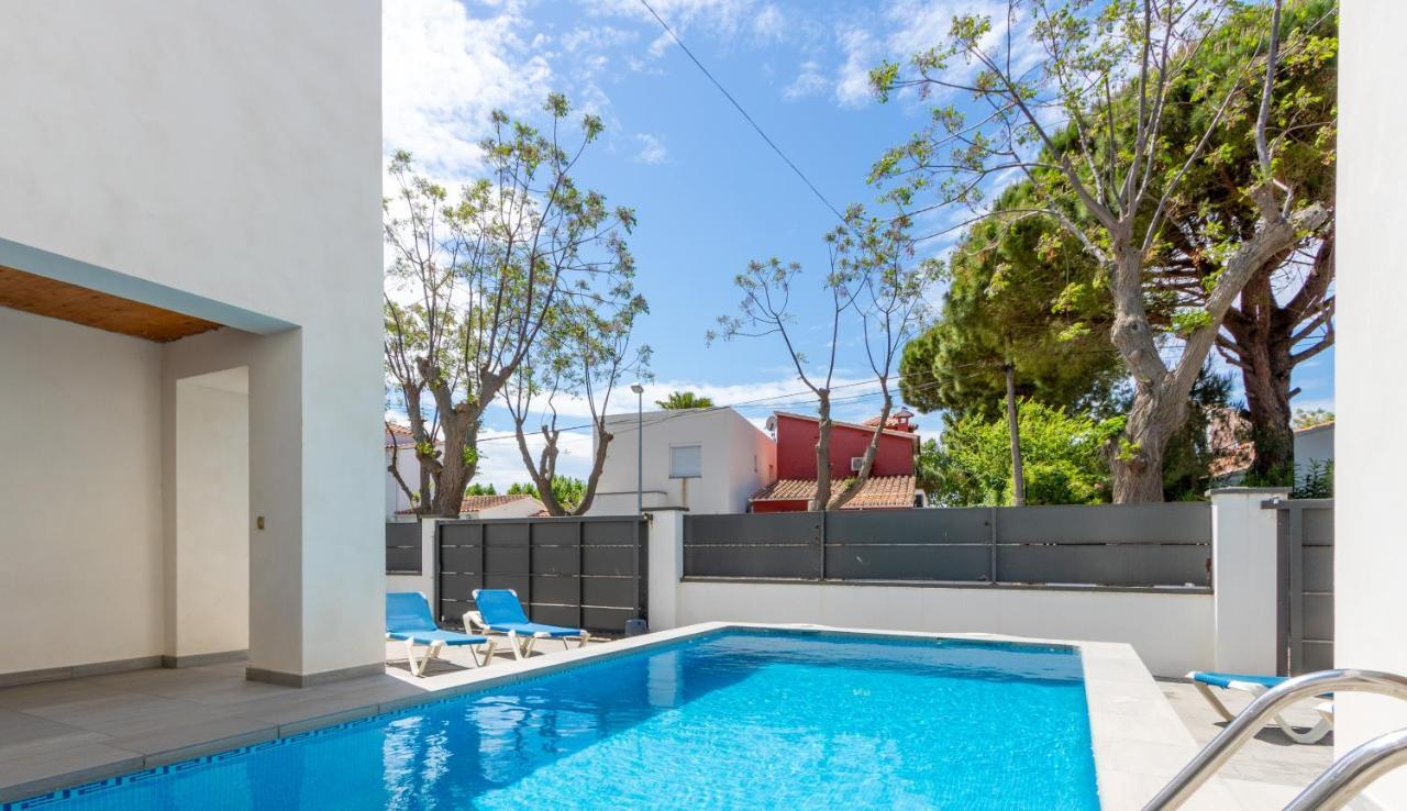 Goldhome - New House With Private Heated Pool, Parking, Wifi, Games Room 엠푸리아브라바 외부 사진