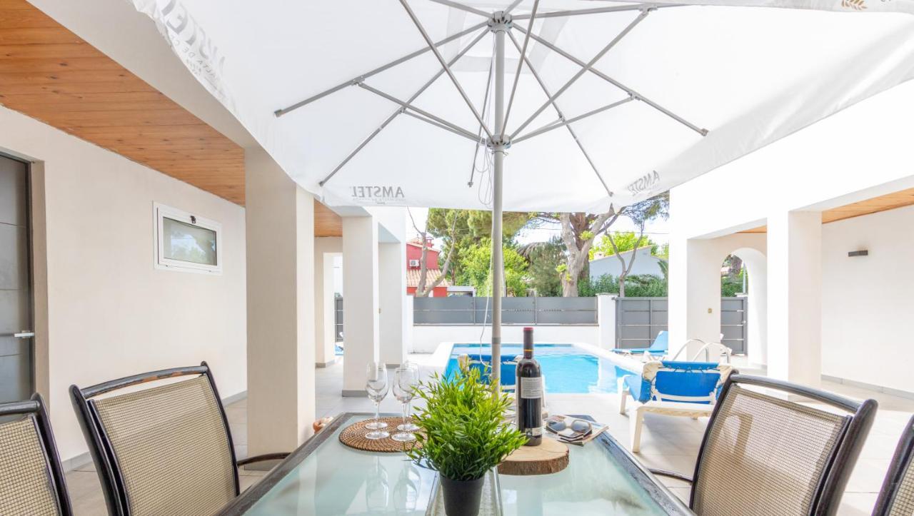 Goldhome - New House With Private Heated Pool, Parking, Wifi, Games Room 엠푸리아브라바 외부 사진